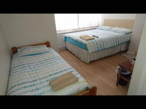 Room in Guest room - Family Room Sleeps 3 with 1 double and 1 single bed Ground Floor Private shower, Hayes